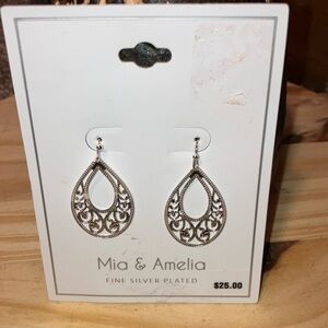 Mia & Amelia Dainty Silver Plated Filigree Teardrop Earrings 2” New